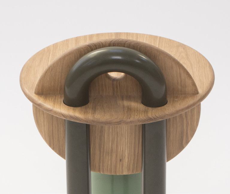 Looped leg passing through the seat, from above